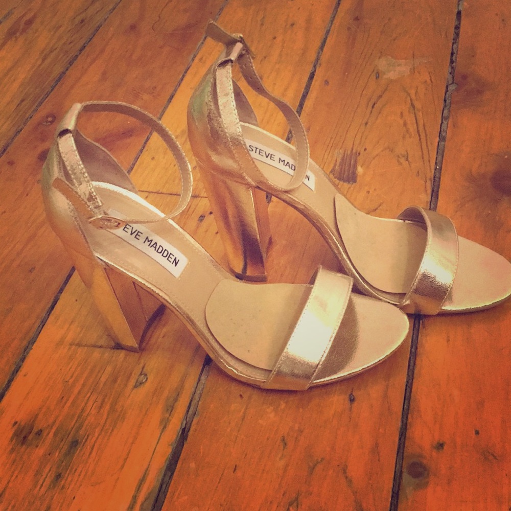 Gold Steve Madden platform pumps